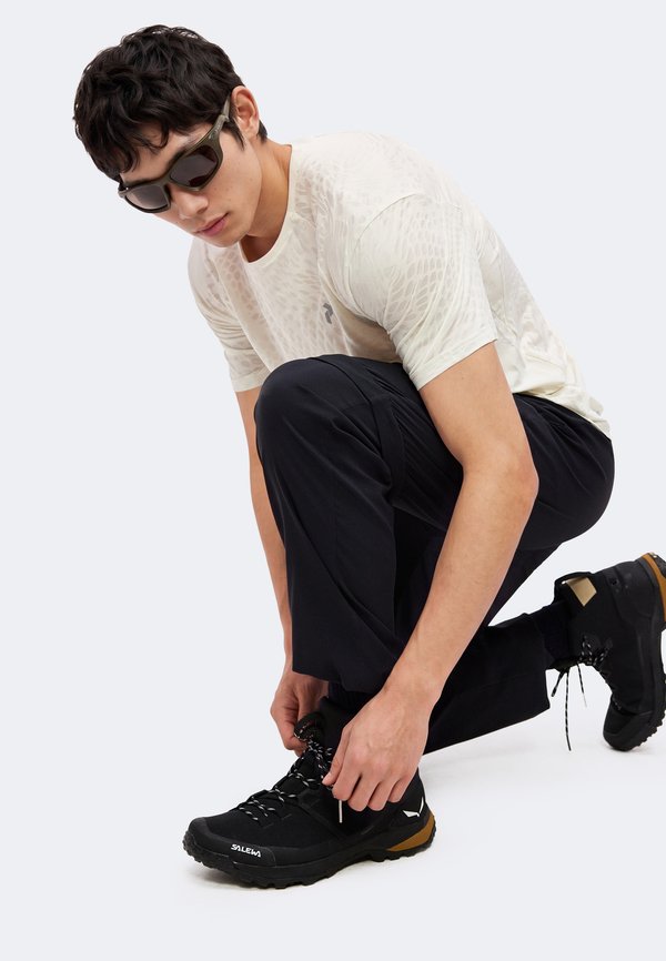 Peak Performance DISCOVER TEE