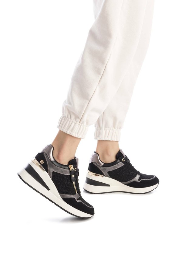 XTI SNEAKER