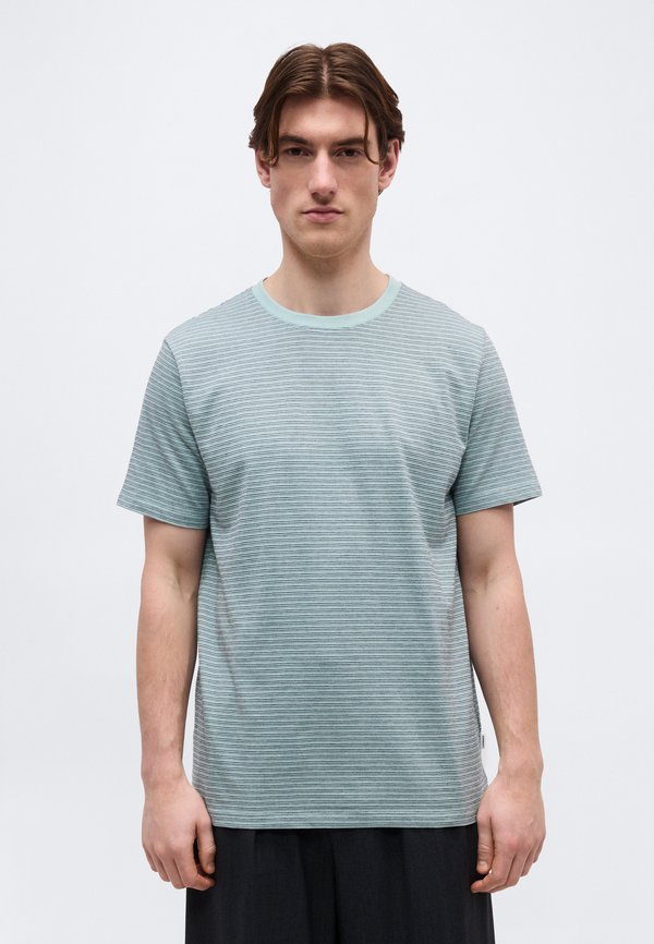 Lindbergh STRIPED O NECK TEE