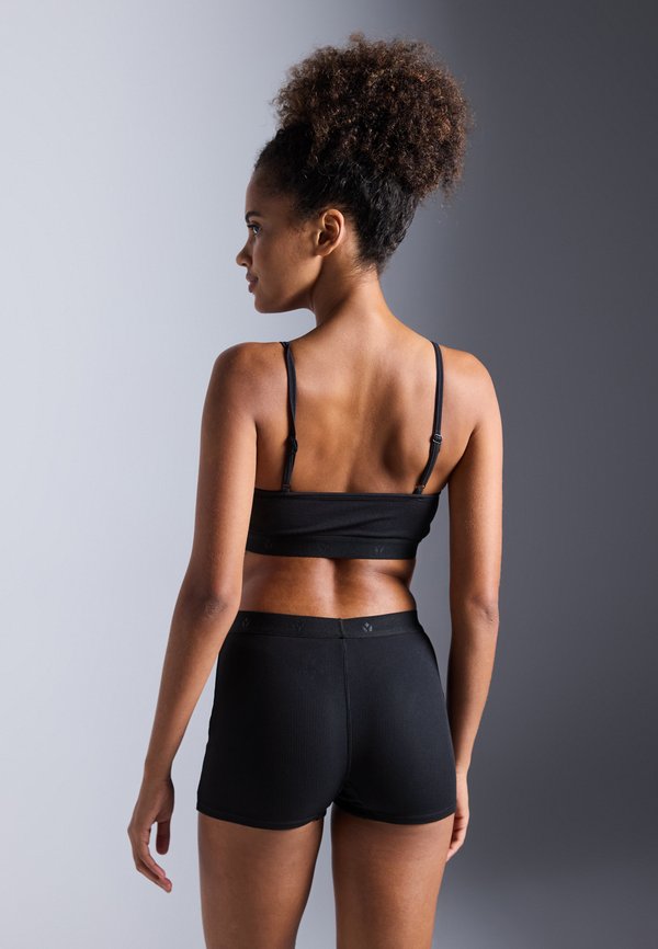 Even&Odd active by Zalando