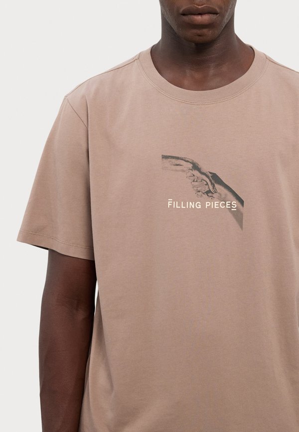 Filling Pieces HANDSHAKE