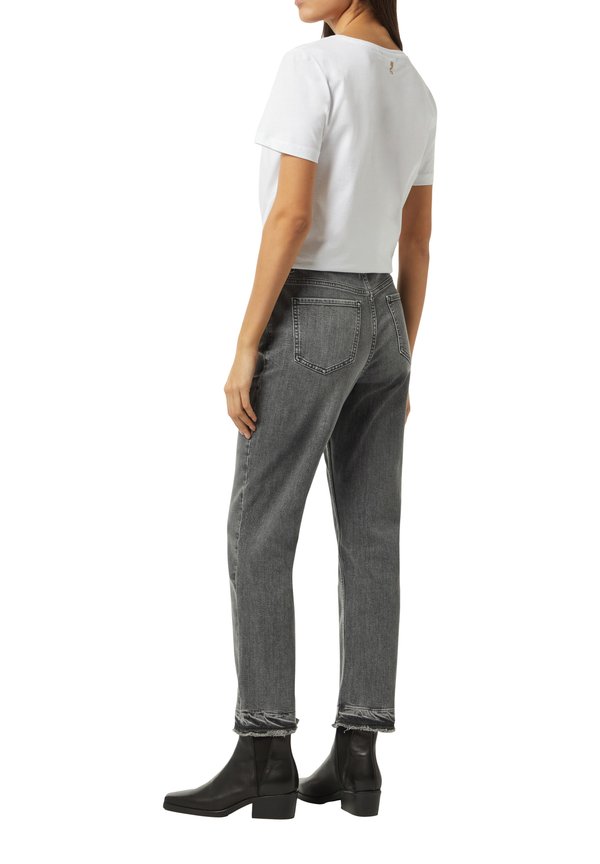 comma casual identity MIT GEFRANSTEM SAUM