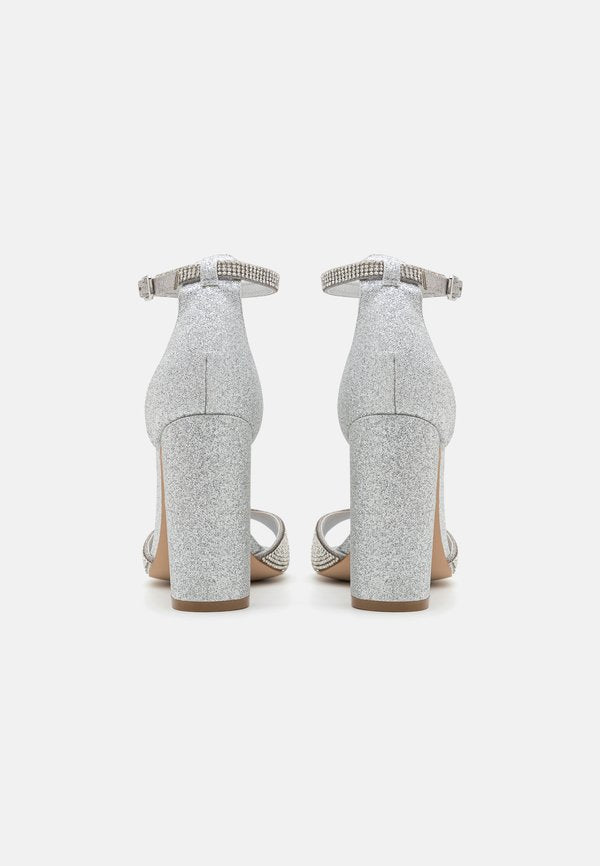 Steve Madden CAPSULE