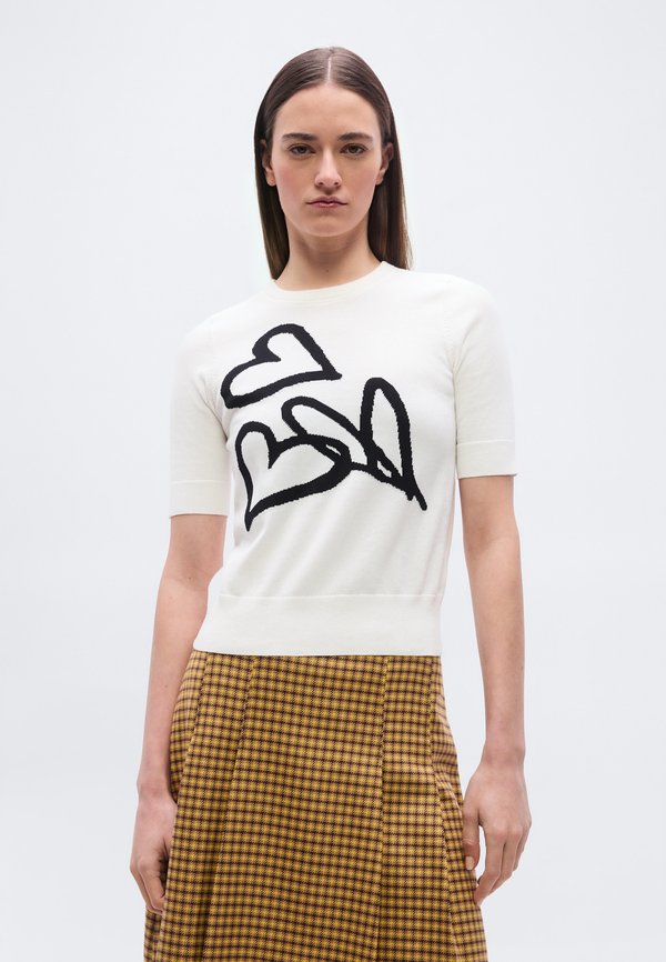 DKNY GRAFFITI HEARTS