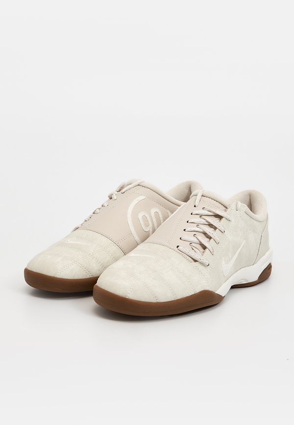 Nike Sportswear T90