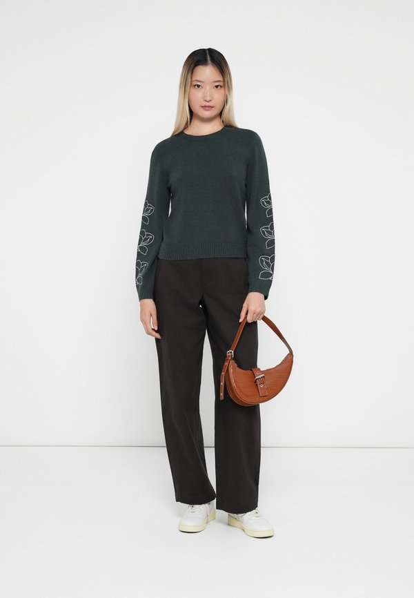 ONLY ONLATIA FLOWER O NECK