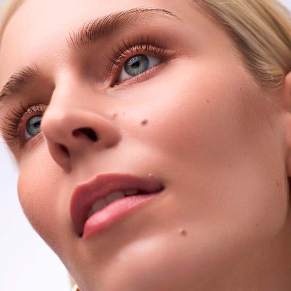 Mascara Glam & Doll Volume Brown Waterproof CATRICE