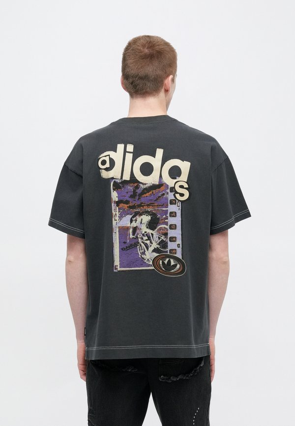 adidas Originals GRAPHIC TEE