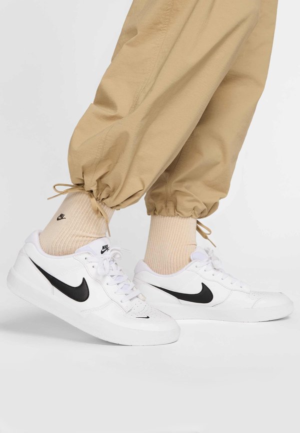 Nike SB KEARNY LOOSE FIT