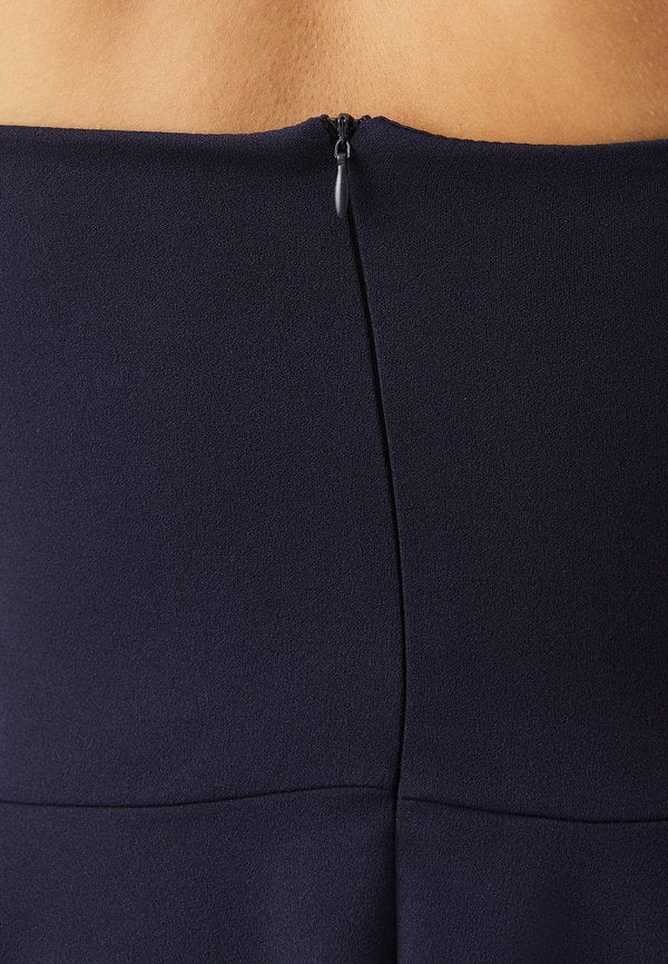 WAL G. BELA HEART NECK SKATER