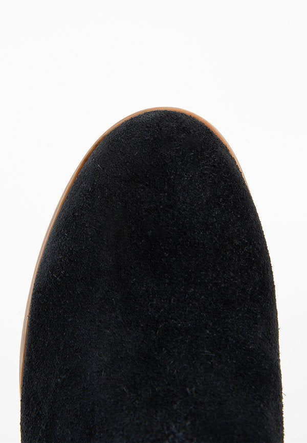 TOMS KALLIE