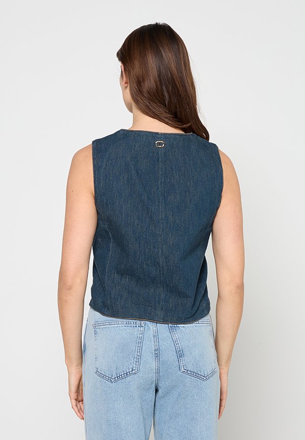 TWINSET