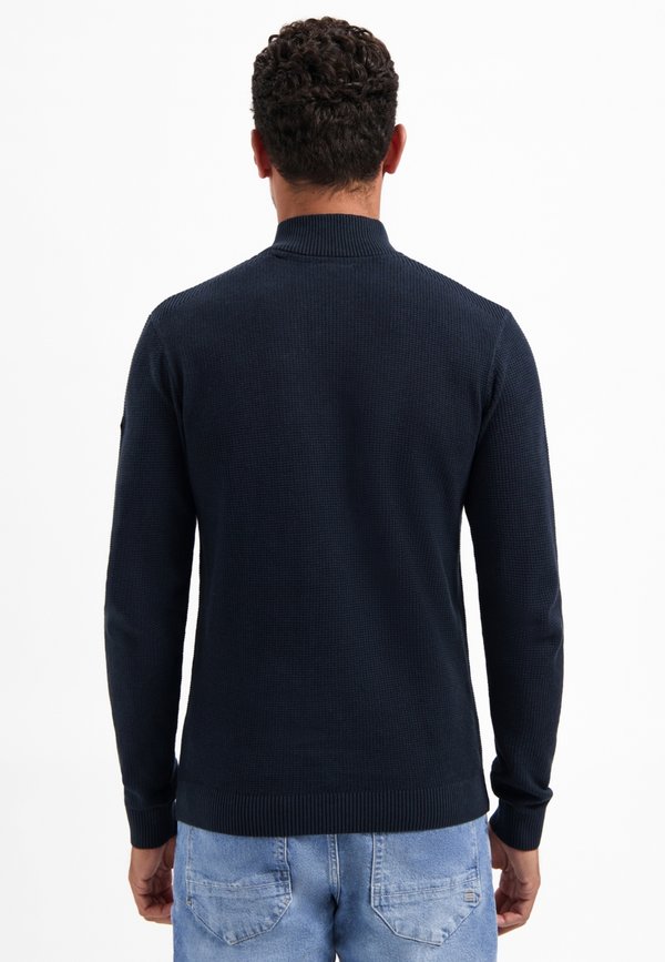 NO EXCESS HALF PLATED STRUCTURE