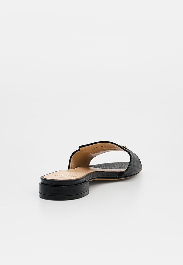 AIGNER LEONORA