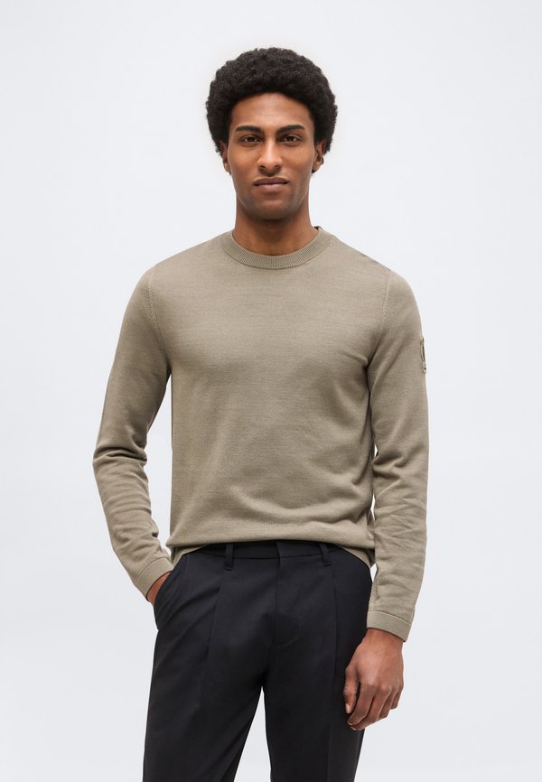 Marc O'Polo MOP X DFB TRAVEL COLLECTION CREW NECK WITH RELAXED SHOULDERS