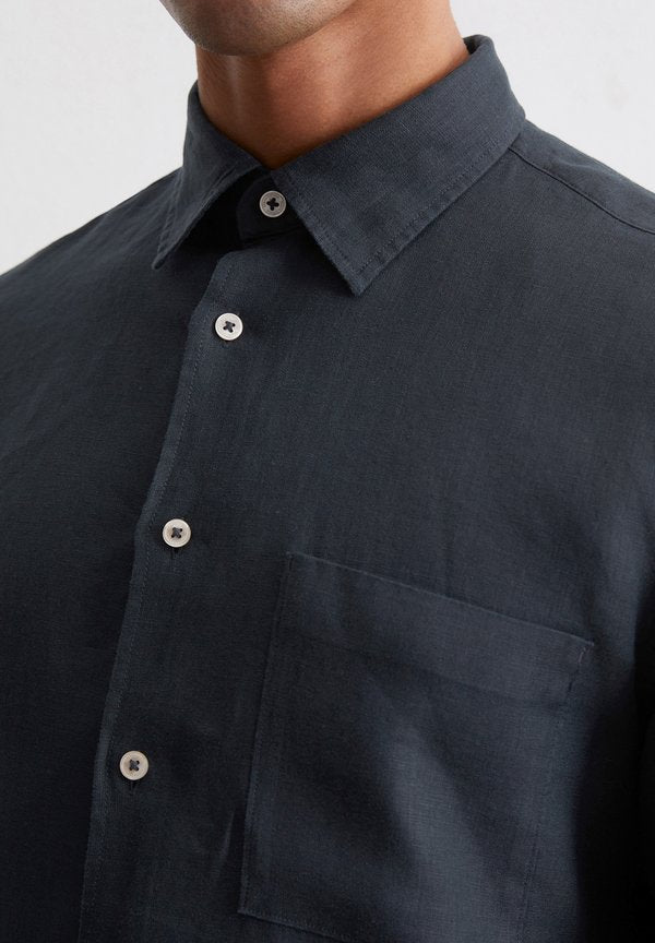 Marc O'Polo KENT COLLAR LONG SLEEVES ONE RECTANGULAR CHEST POCKET
