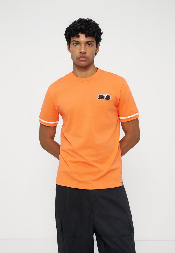 EA7 Emporio Armani