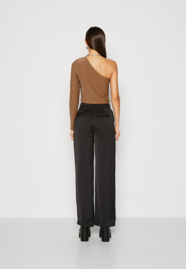Pieces PCSALINE CROPPED ONE SHOULDER