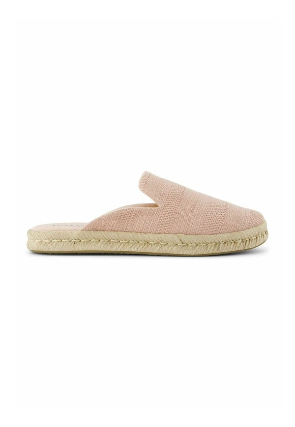 TOMS SANTIAGO