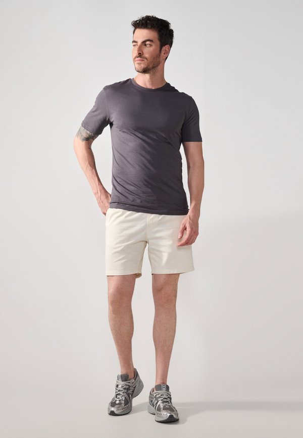 Pier One by Zalando 2 PACK