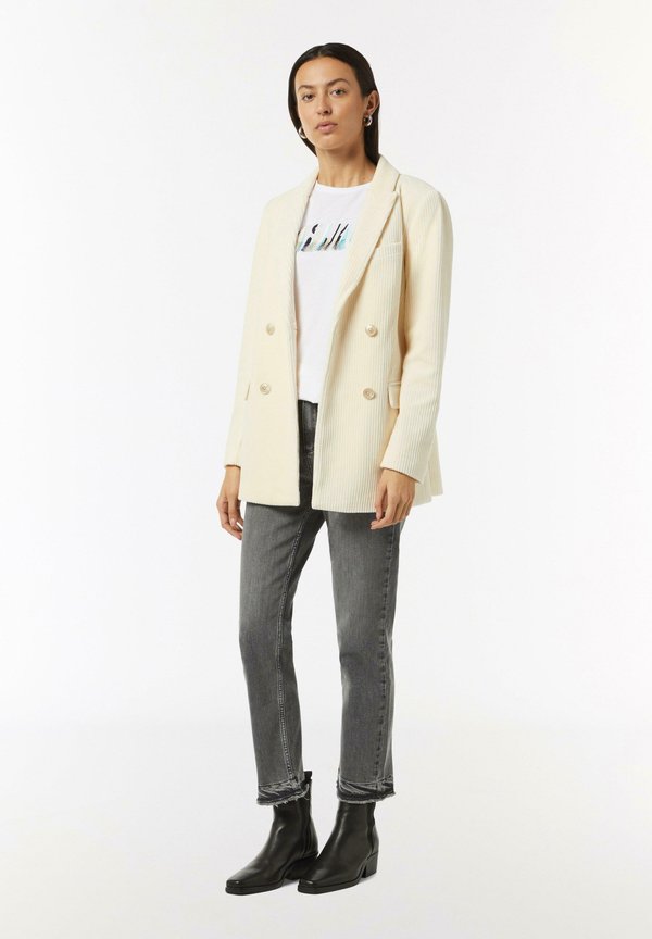 comma casual identity MIT GEFRANSTEM SAUM