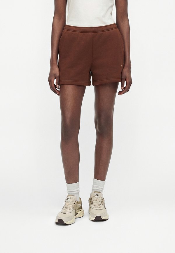 Nike Sportswear STUDIO FLEECE MEDIUM WEIGHT MID-RISE SHORTS - Shorts - cacao wow/sail