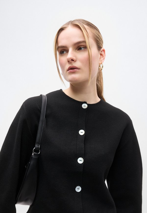 Gina Tricot SHAPED CARDIGAN