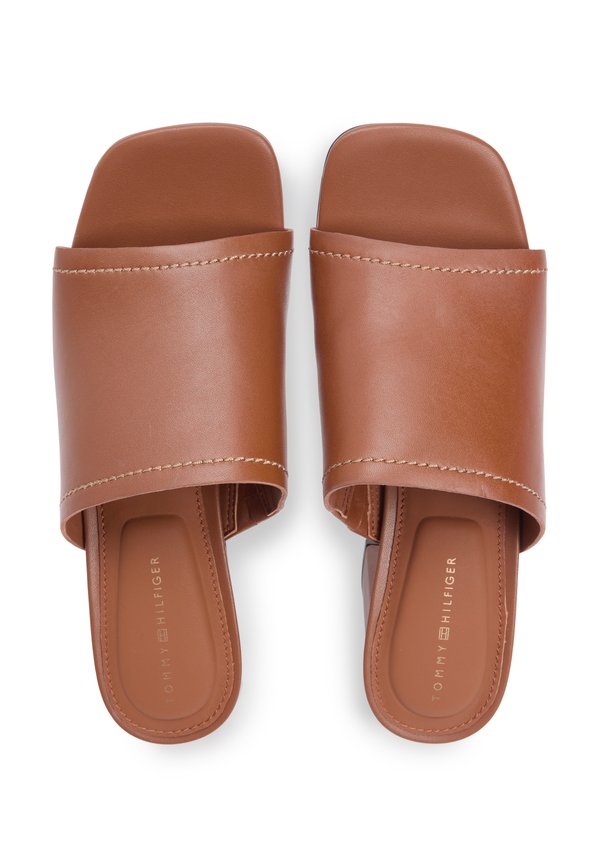 Tommy Hilfiger TH MONOGRAM LEATHER BLOCK HEEL MULES