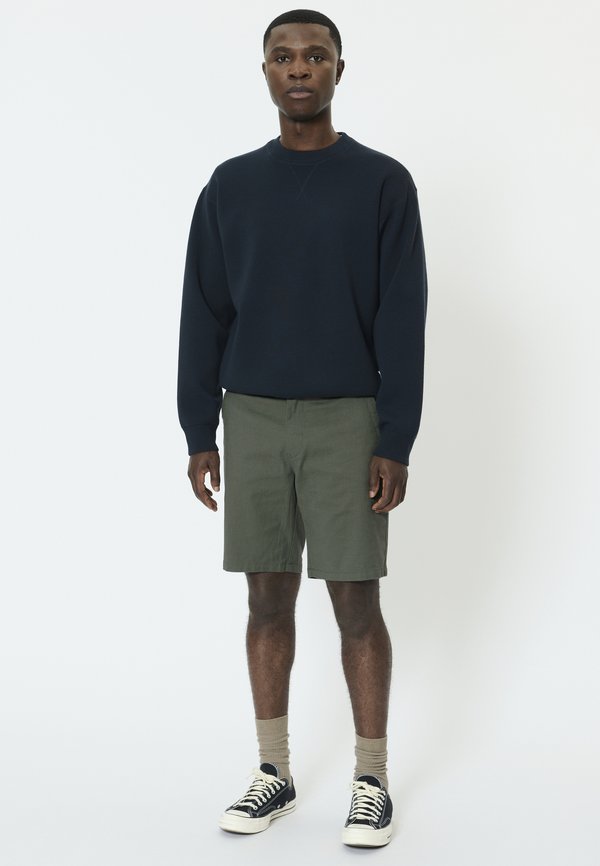 Matinique MALEVO CHINO SHORT