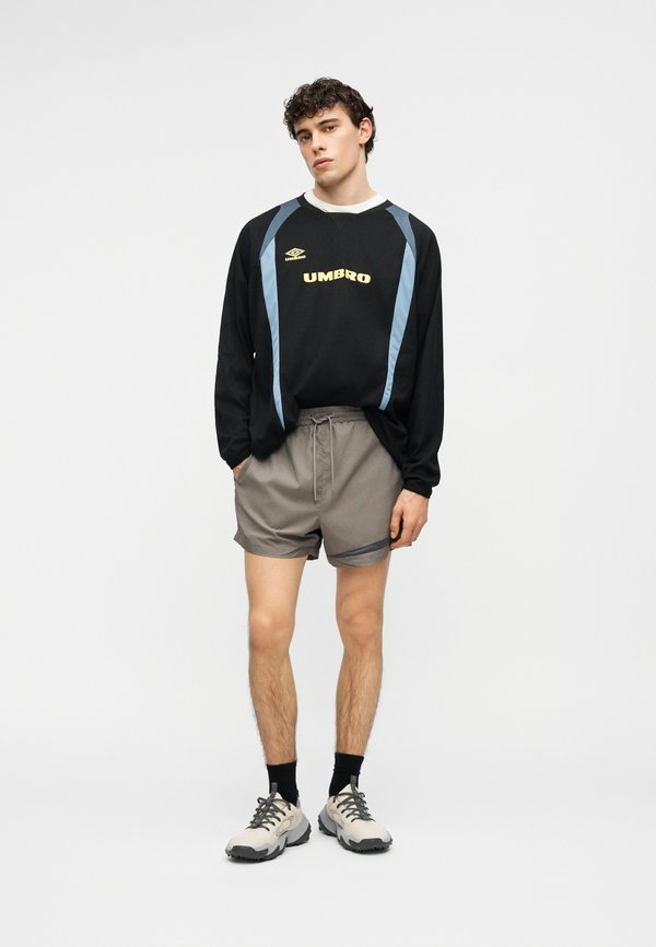 Umbro FOOTBALL