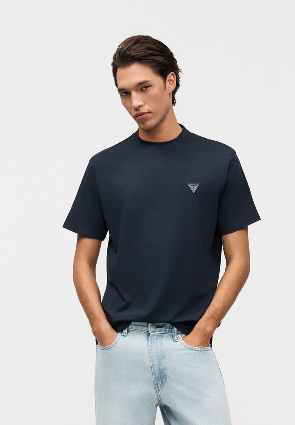 Guess SMALL PATCH