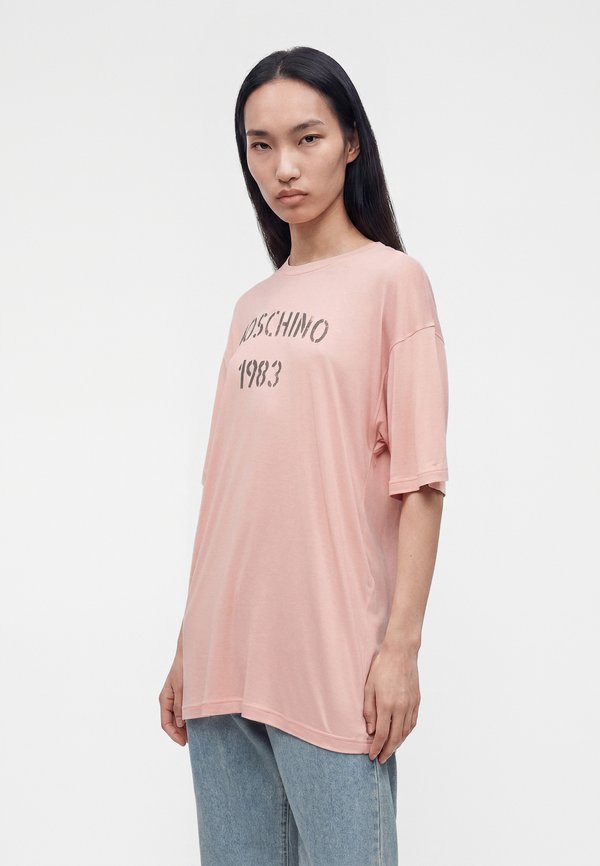 MOSCHINO