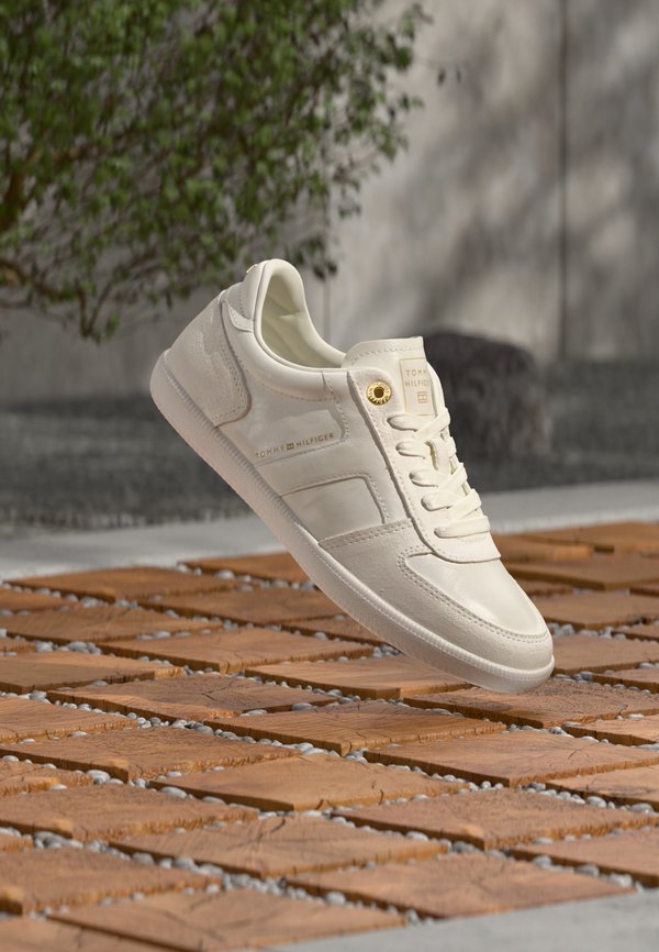 Tommy Hilfiger TRIBECA PREMIUM - Trainers - ecru