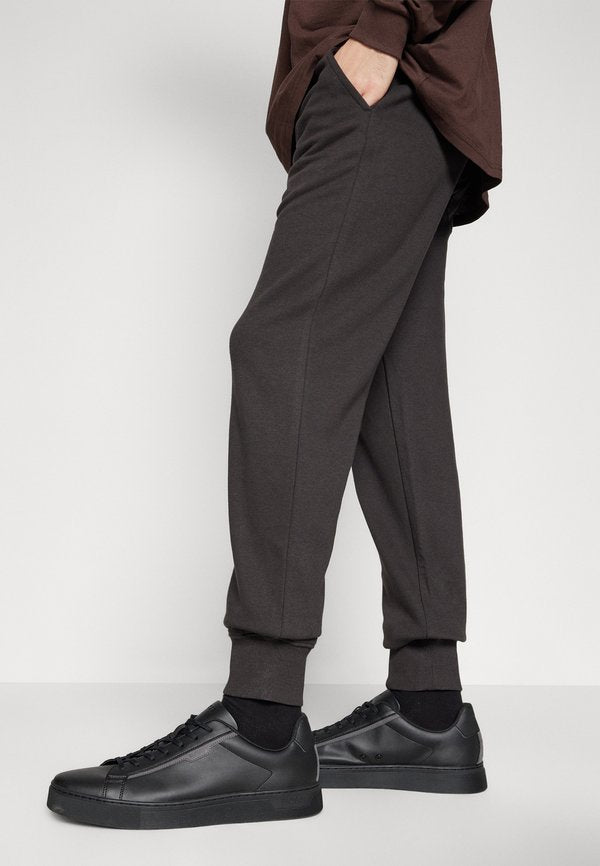 Pier One by Zalando