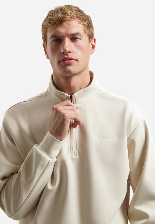 NO EXCESS HALF-ZIP