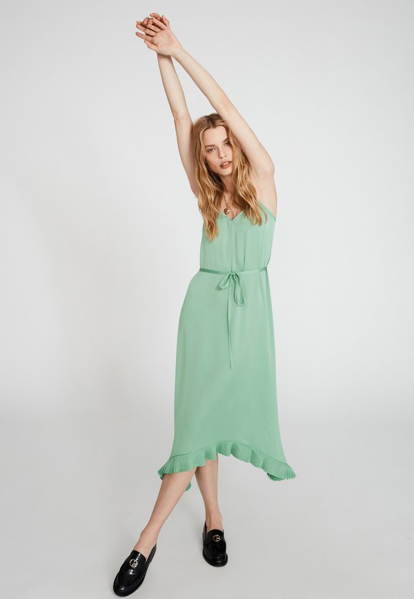 Claudie Pierlot ROUCAS