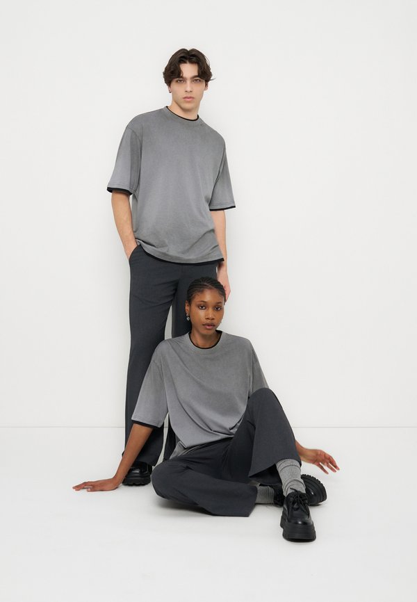 YOURTURN by Zalando TAILORED BOOTLEG TROUSERS