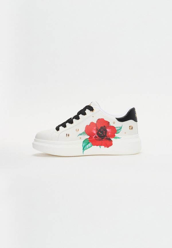 ALDO LOVEKISS PILLOW WALK