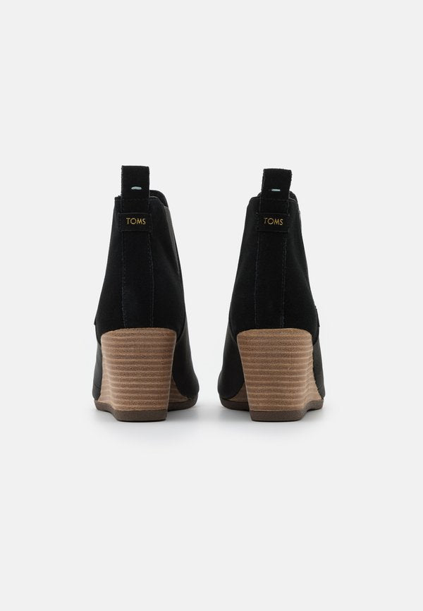 TOMS KELSEY