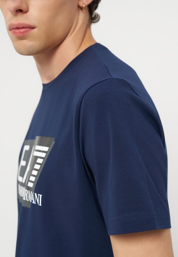 EA7 Emporio Armani