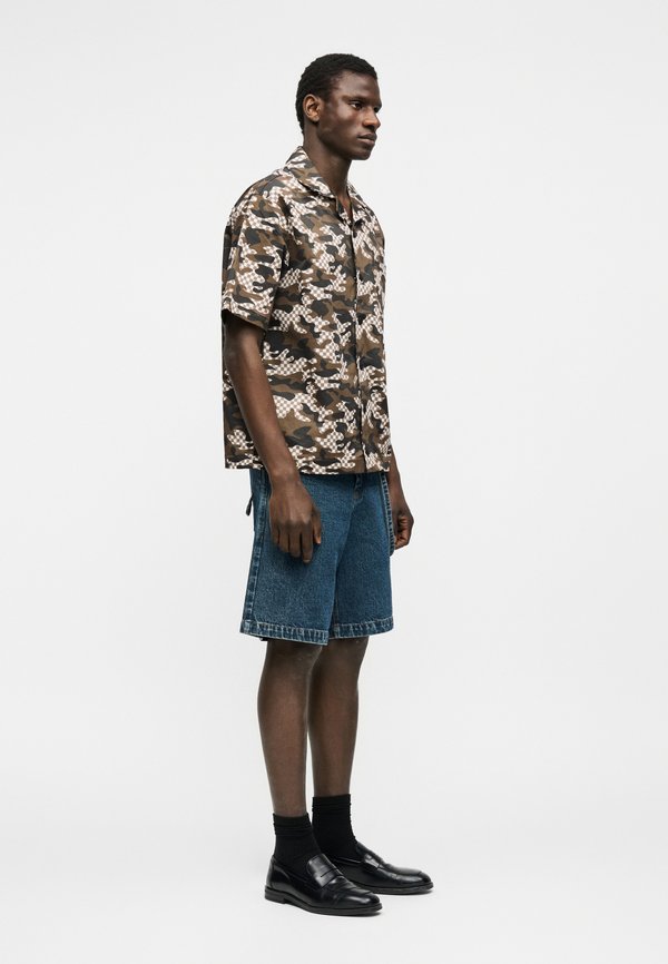GCDS LABEL CHECKED CAMO SHIRT