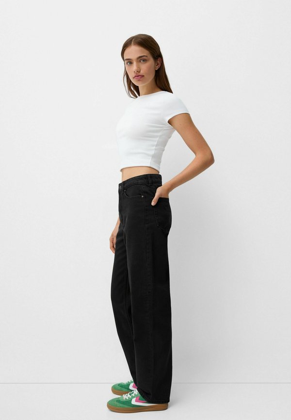 Bershka MOM