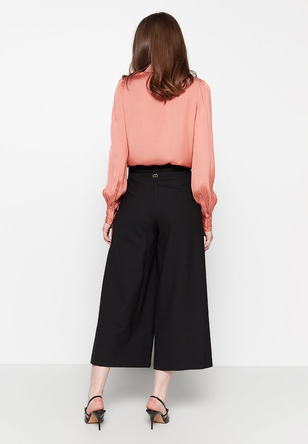 TWINSET