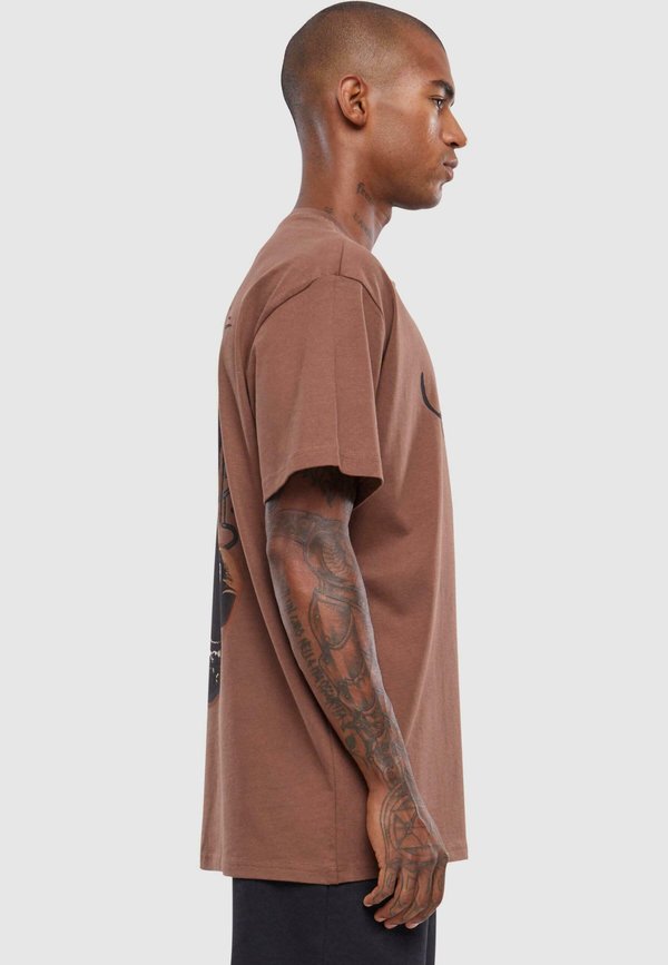 Upscale by Mister Tee GIZA TEE