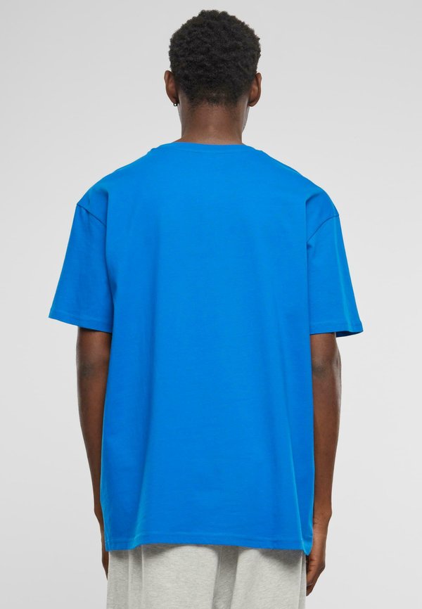 Upscale by Mister Tee LIKE A LEGEND OVERSIZE