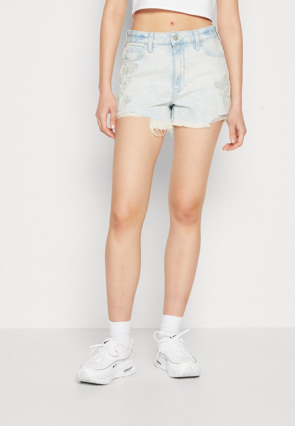 Hollister Co. MOM CLEAN PRETTY