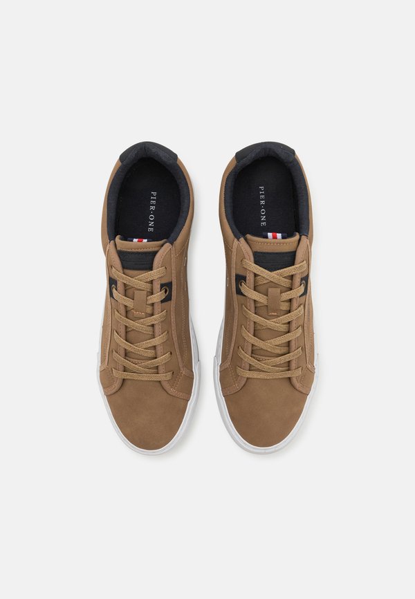 Pier One by Zalando