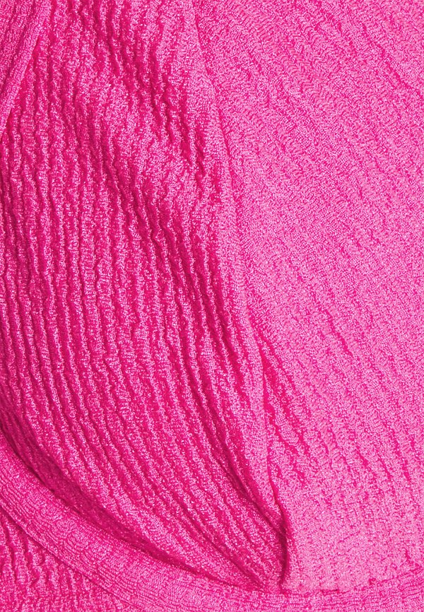 Wolf & Whistle TEXTURED SCRUNCH FABRIC HIGH APEX