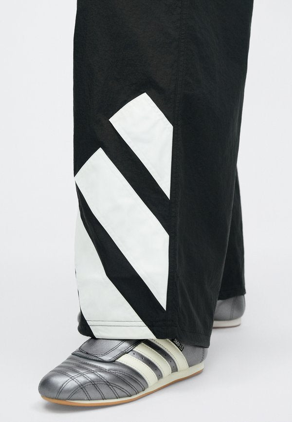 adidas Originals BLOCKING