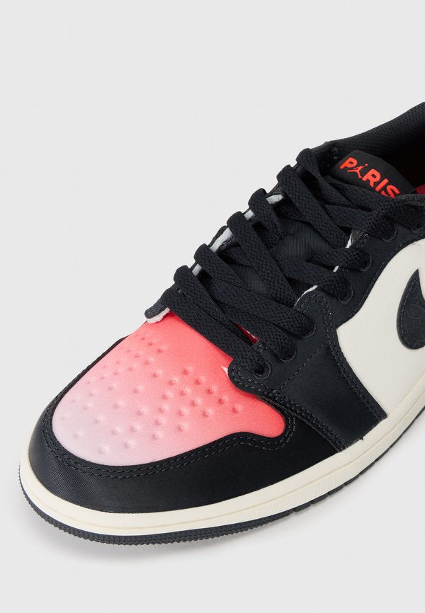 Jordan AIR JORDAN 1 RETRO